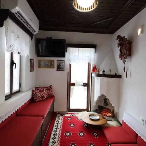 Traditional Albanian Oda